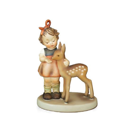 Figurina Friends - Amici Ragazza con Cervo Collezione Hummel in Porcellana H. 14 cm Goebel