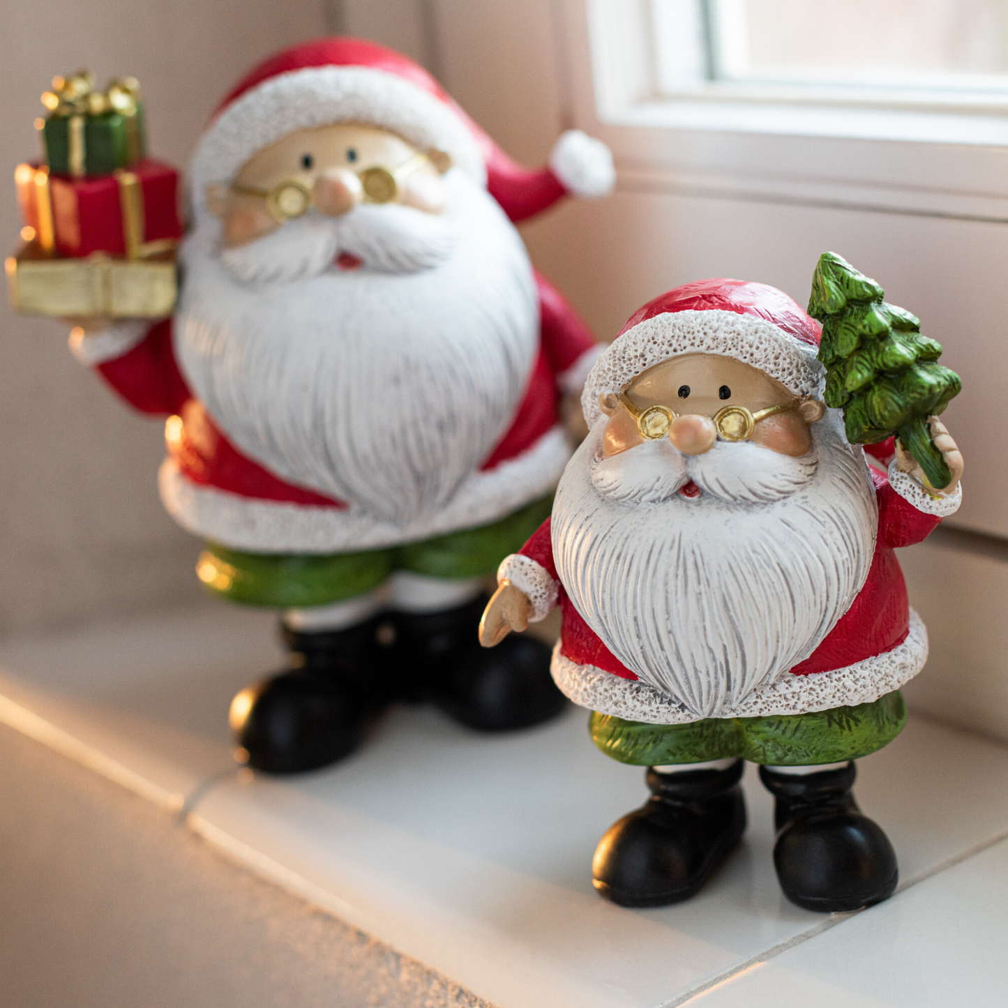 Babbo Natale con Occhiali in Poliresina H. 15,5 cm J-Line by Jolipa