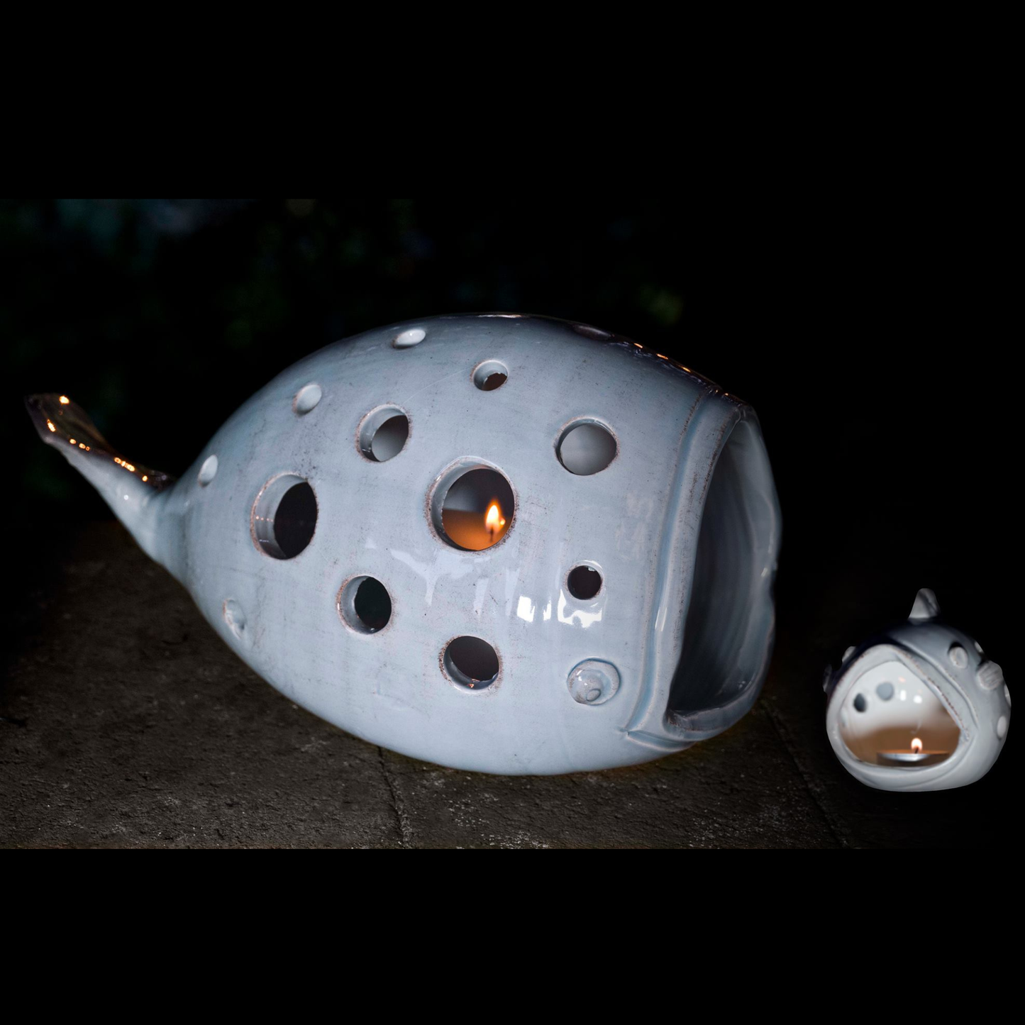 Lanterna Balena in Ceramica Azzurra Fatta a Mano l. 40 cm - Virginia Casa