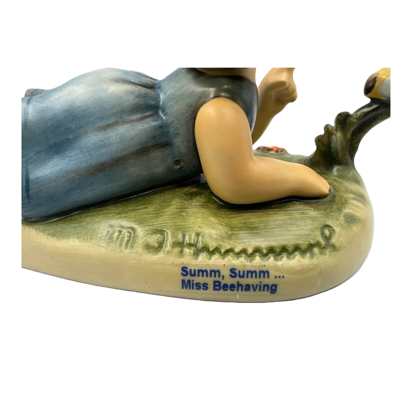Figurina Miss Beehaving Edizione 10° Anniversario M.I. Hummel Club HUM 2105 in Porcellana 12x6 cm Goebel