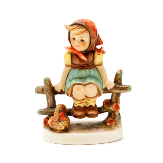 Figurina Just Resting Collezione Hummel in Porcellana H. 10 cm Goebel