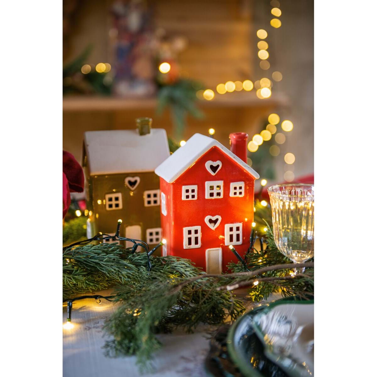 Casetta Decorativa con LED in Ceramica Verde Candy Cane H. 22 cm Blanc Mariclò