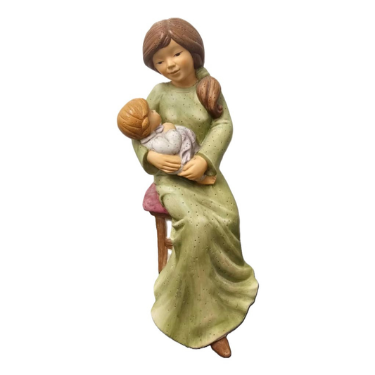 Figurina La Mamma Canta una Canzone Collezione Nina e Marco in Porcellana Goebel